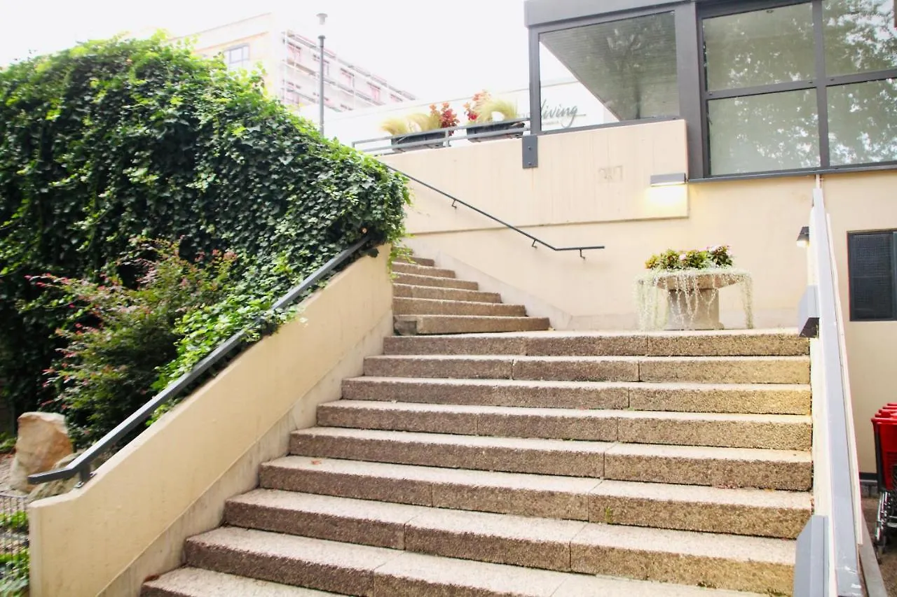 Schönes Apartment mit Pool und Sauna Nutzung/ Netflix/Küche Neuss