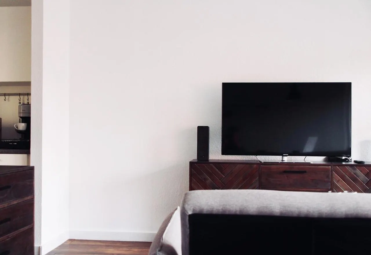 Schönes Apartment mit Pool und Sauna Nutzung/ Netflix/Küche Neuss
